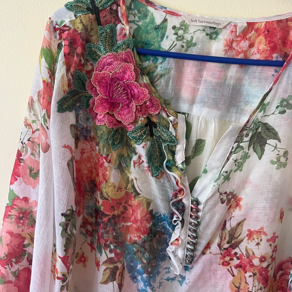 Soft Surroundings Long Sleeve Tunic Top Floral Applique Colorful Mix Print Sz L - Picture 3 of 4
